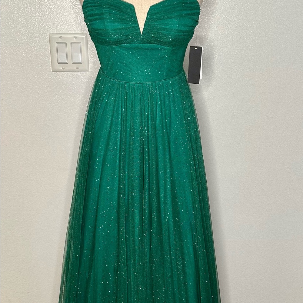Elegant Green Evening Gown